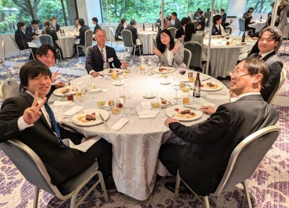 お食事中の写真2_2