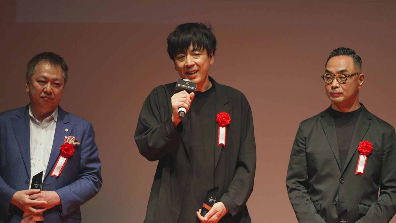 SAMURAI CEO2025表彰式あいさつの佐川社長の写真